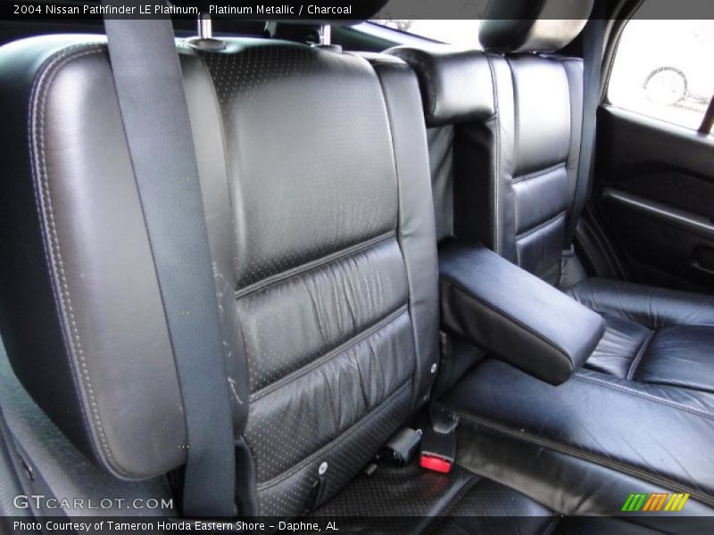 Platinum Metallic / Charcoal 2004 Nissan Pathfinder LE Platinum