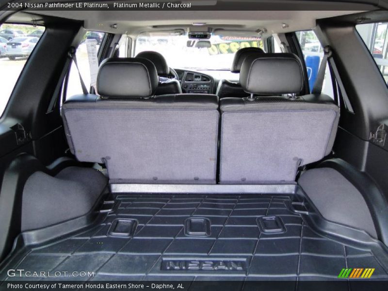  2004 Pathfinder LE Platinum Trunk