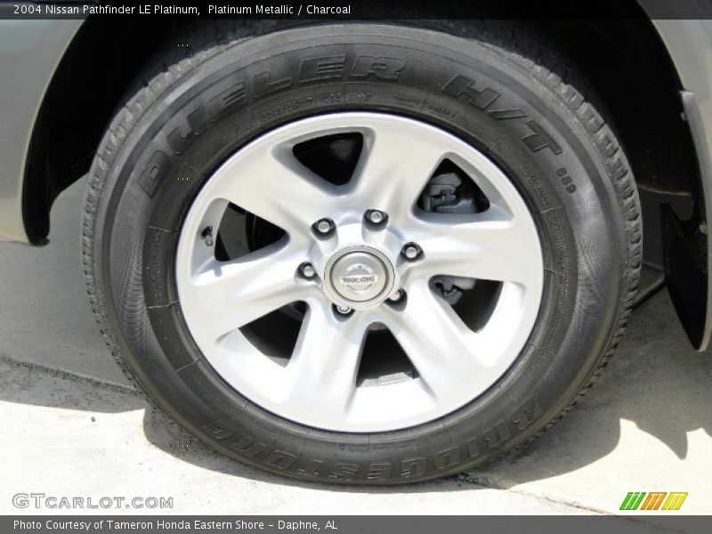 Platinum Metallic / Charcoal 2004 Nissan Pathfinder LE Platinum