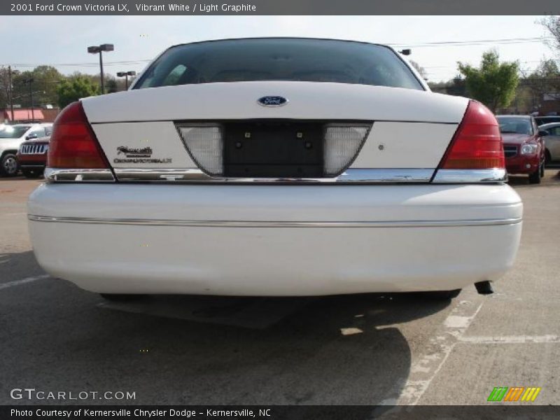 Vibrant White / Light Graphite 2001 Ford Crown Victoria LX