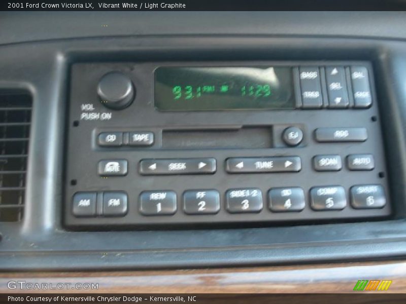 Vibrant White / Light Graphite 2001 Ford Crown Victoria LX