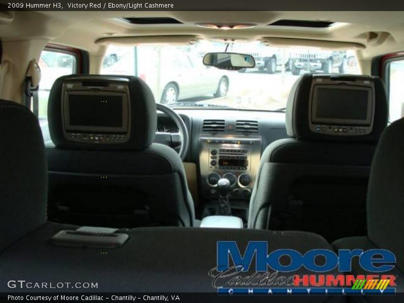 Victory Red / Ebony/Light Cashmere 2009 Hummer H3