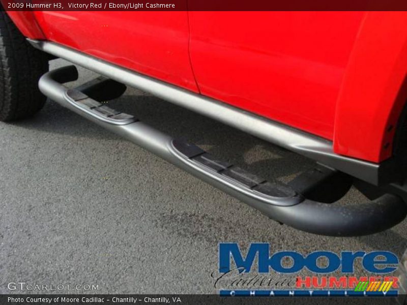 Victory Red / Ebony/Light Cashmere 2009 Hummer H3