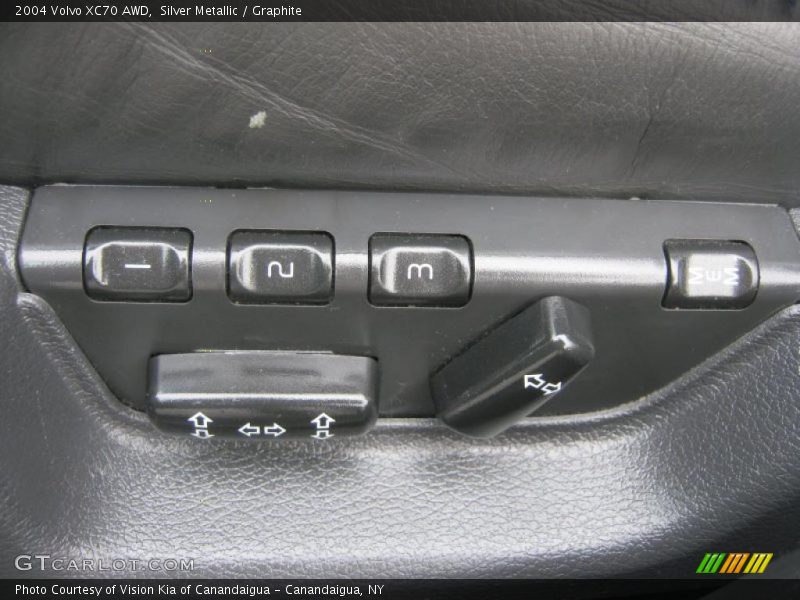 Silver Metallic / Graphite 2004 Volvo XC70 AWD