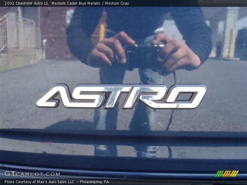 Medium Cadet Blue Metallic / Medium Gray 2002 Chevrolet Astro LS