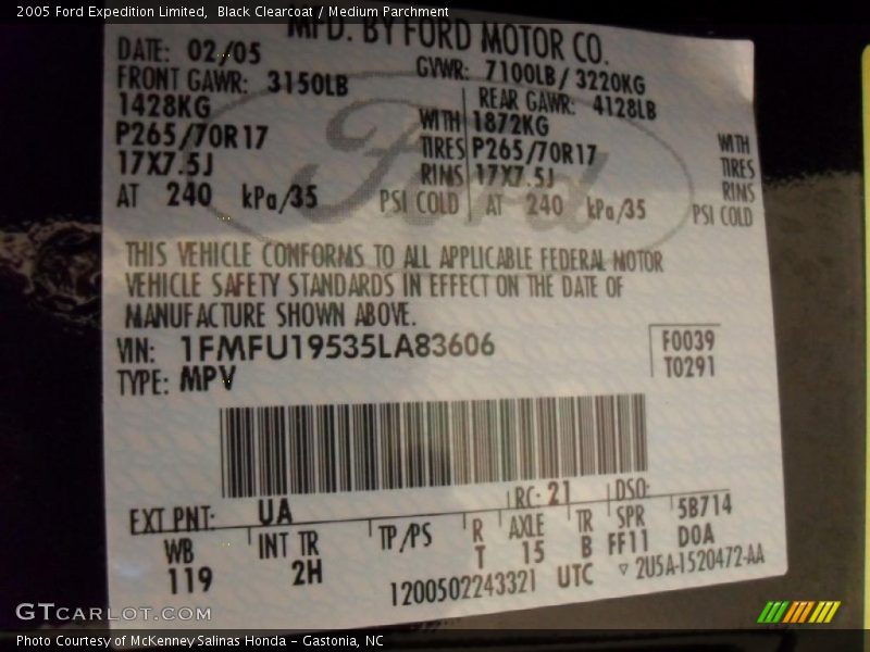 Black Clearcoat / Medium Parchment 2005 Ford Expedition Limited