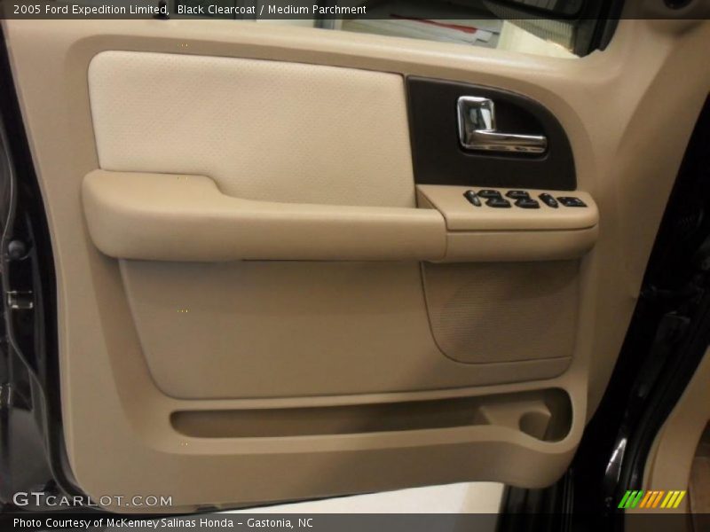 Black Clearcoat / Medium Parchment 2005 Ford Expedition Limited