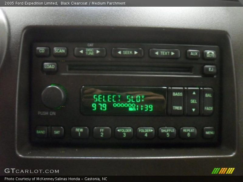 Black Clearcoat / Medium Parchment 2005 Ford Expedition Limited