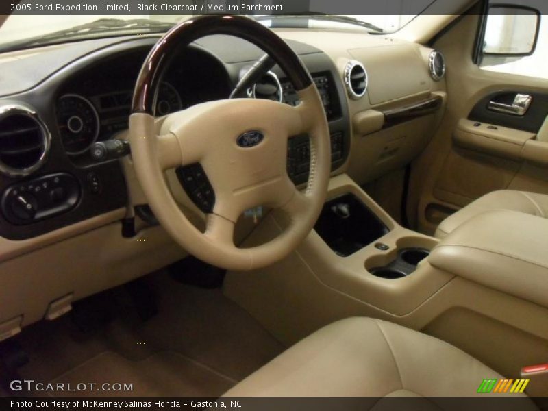 Black Clearcoat / Medium Parchment 2005 Ford Expedition Limited