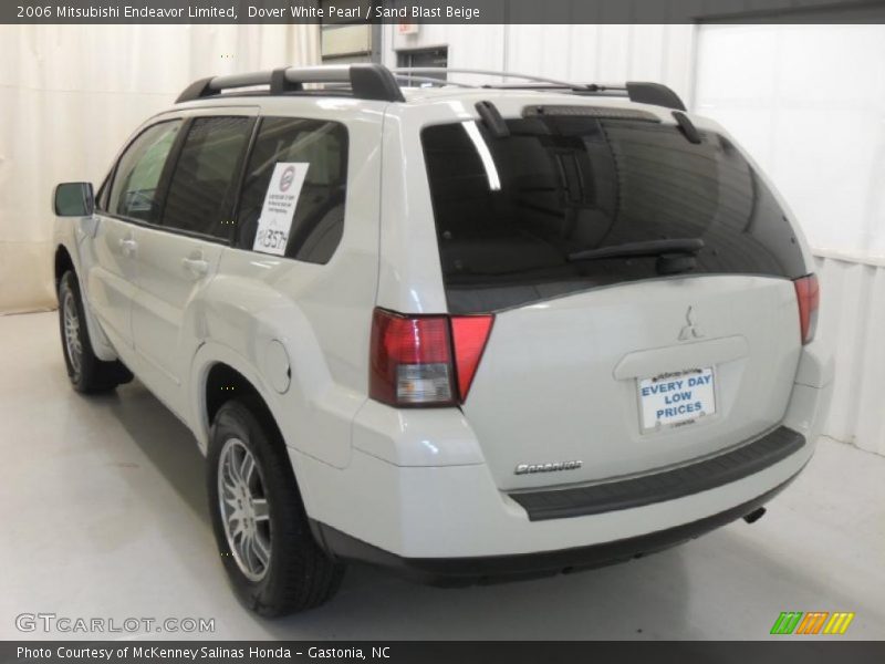 Dover White Pearl / Sand Blast Beige 2006 Mitsubishi Endeavor Limited