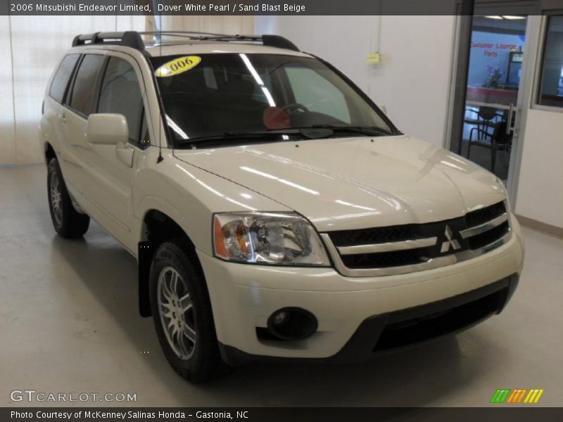 Dover White Pearl / Sand Blast Beige 2006 Mitsubishi Endeavor Limited
