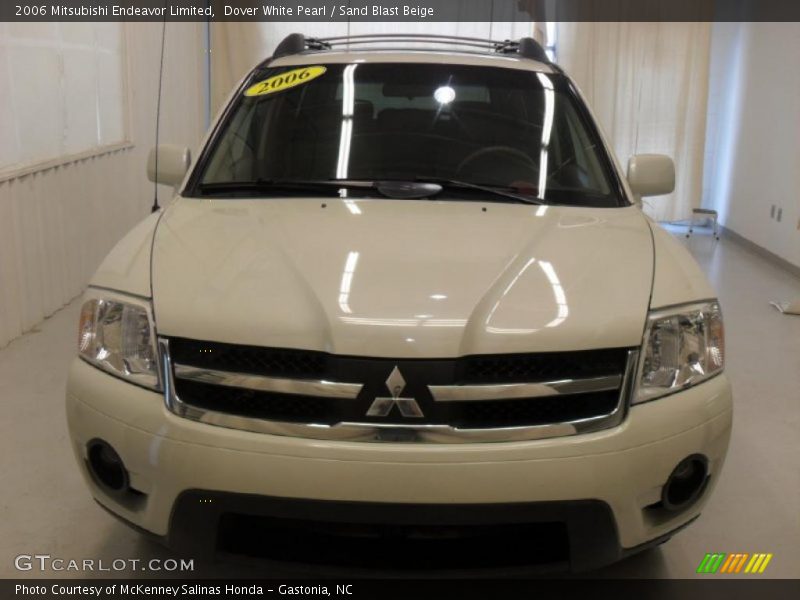 Dover White Pearl / Sand Blast Beige 2006 Mitsubishi Endeavor Limited