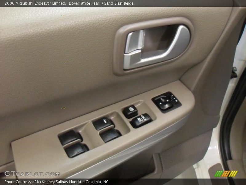 Dover White Pearl / Sand Blast Beige 2006 Mitsubishi Endeavor Limited