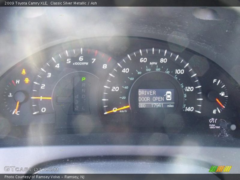 Classic Silver Metallic / Ash 2009 Toyota Camry XLE