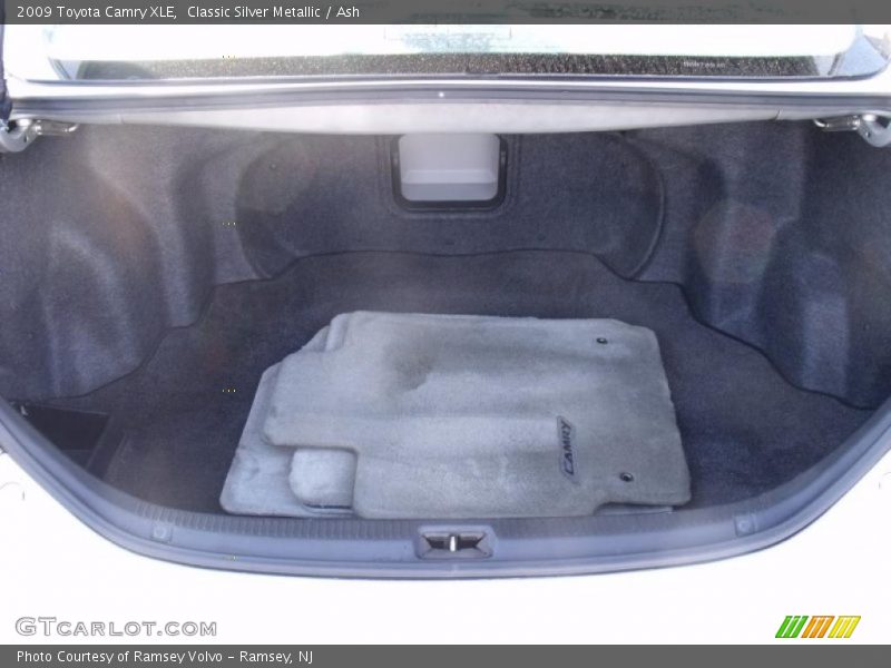 Classic Silver Metallic / Ash 2009 Toyota Camry XLE