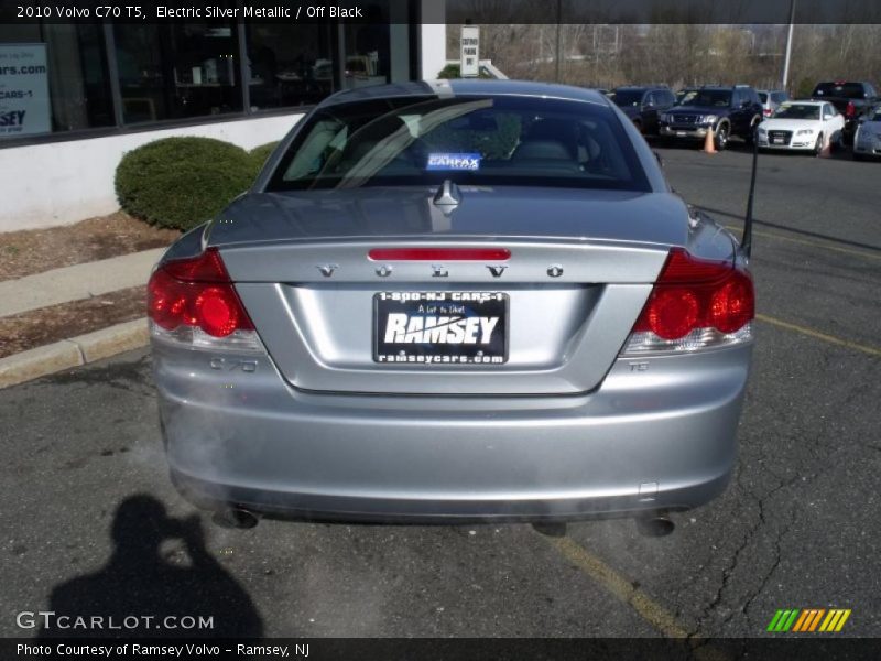 Electric Silver Metallic / Off Black 2010 Volvo C70 T5