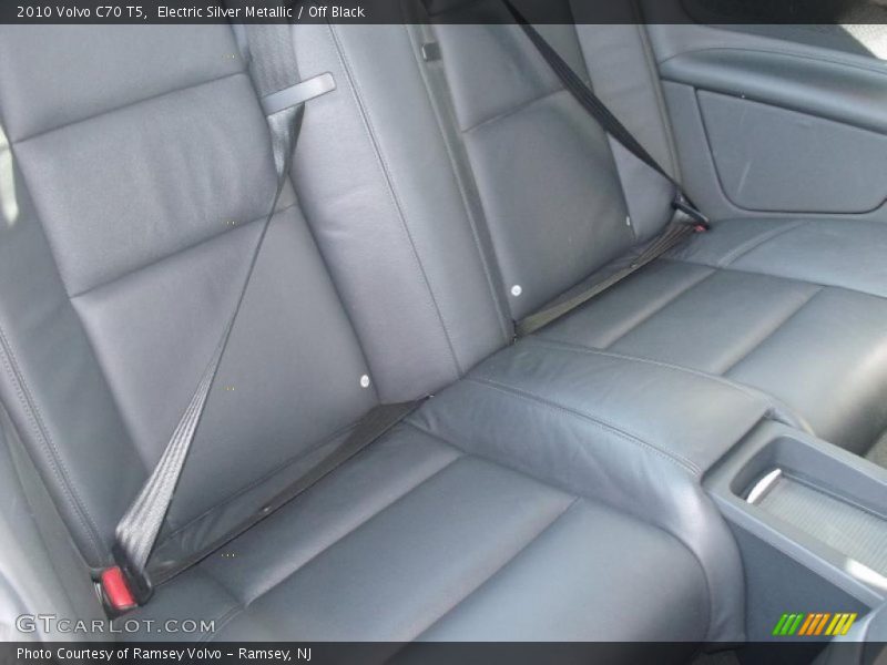 Electric Silver Metallic / Off Black 2010 Volvo C70 T5