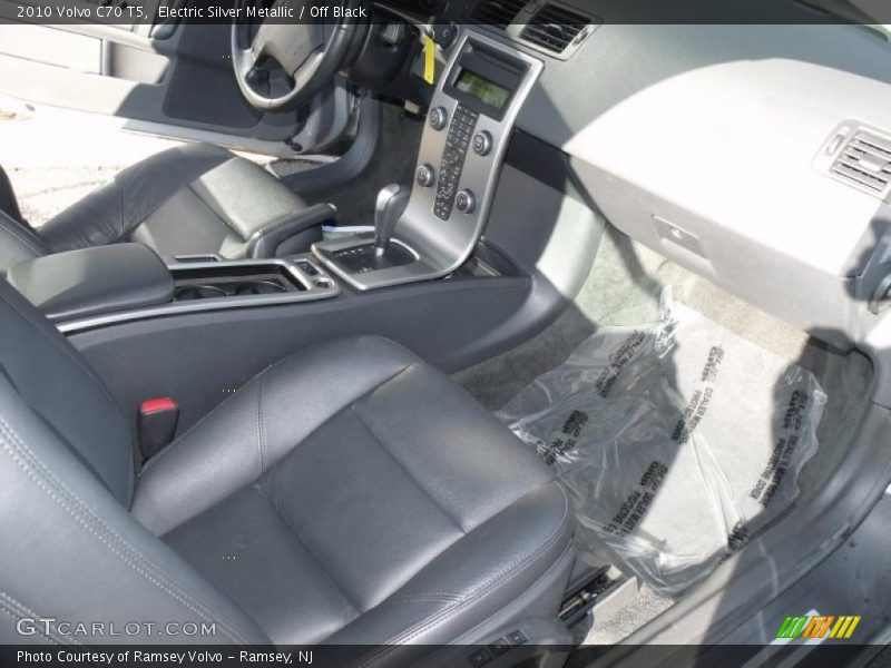Electric Silver Metallic / Off Black 2010 Volvo C70 T5