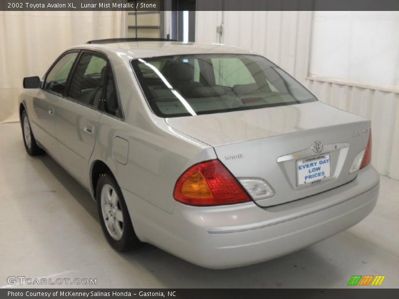 Lunar Mist Metallic / Stone 2002 Toyota Avalon XL