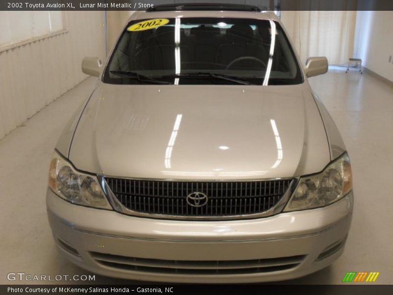 Lunar Mist Metallic / Stone 2002 Toyota Avalon XL