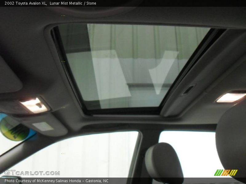 Lunar Mist Metallic / Stone 2002 Toyota Avalon XL