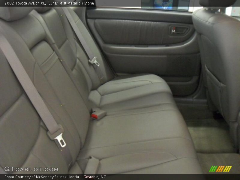 Lunar Mist Metallic / Stone 2002 Toyota Avalon XL