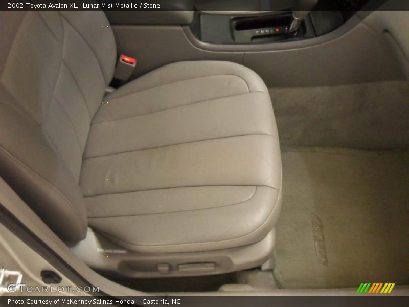 Lunar Mist Metallic / Stone 2002 Toyota Avalon XL