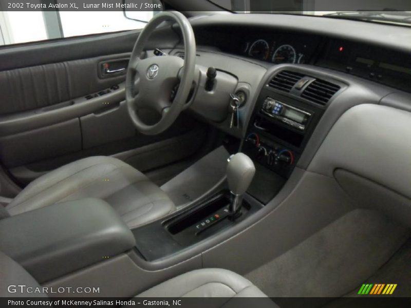 Lunar Mist Metallic / Stone 2002 Toyota Avalon XL