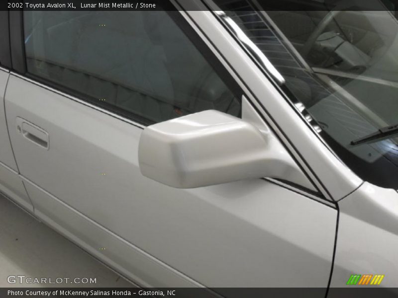Lunar Mist Metallic / Stone 2002 Toyota Avalon XL