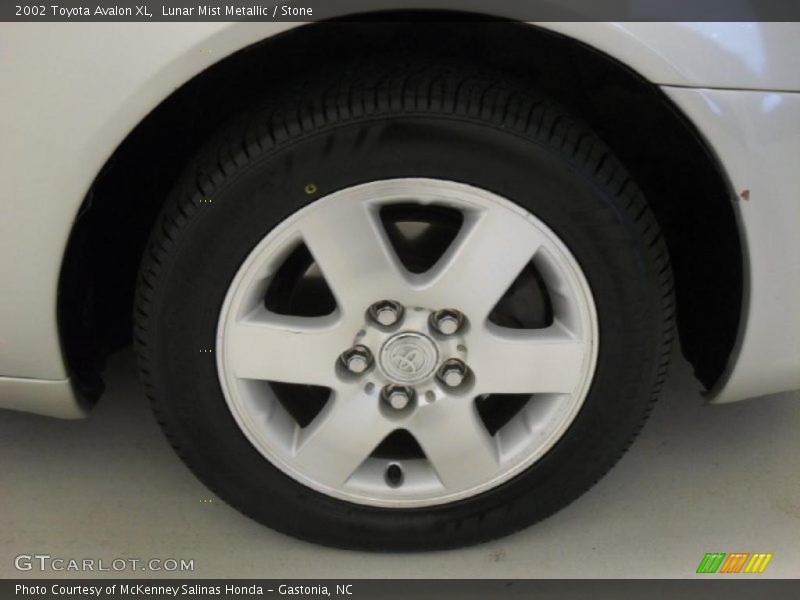 Lunar Mist Metallic / Stone 2002 Toyota Avalon XL