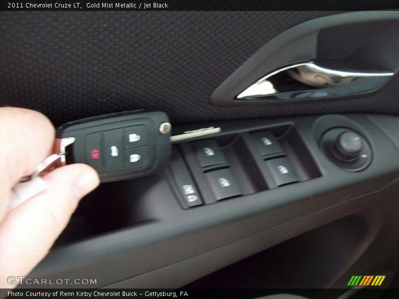 Gold Mist Metallic / Jet Black 2011 Chevrolet Cruze LT