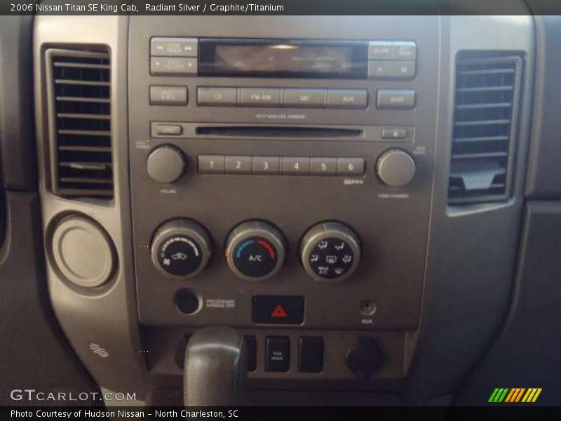 Radiant Silver / Graphite/Titanium 2006 Nissan Titan SE King Cab