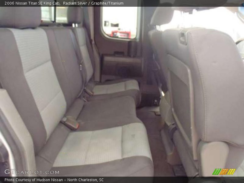 Radiant Silver / Graphite/Titanium 2006 Nissan Titan SE King Cab