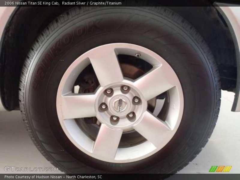 Radiant Silver / Graphite/Titanium 2006 Nissan Titan SE King Cab