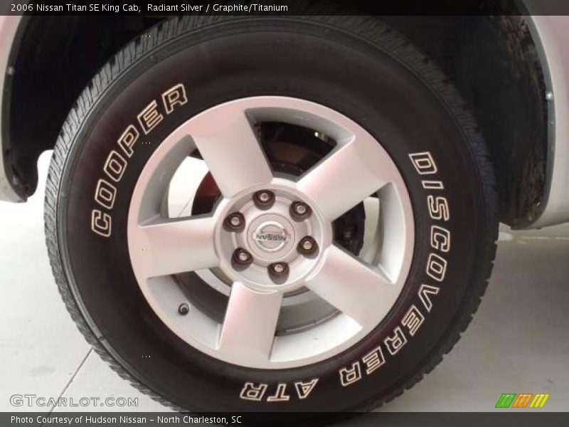 Radiant Silver / Graphite/Titanium 2006 Nissan Titan SE King Cab