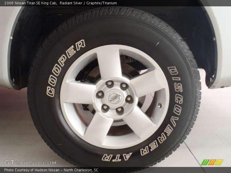 Radiant Silver / Graphite/Titanium 2006 Nissan Titan SE King Cab