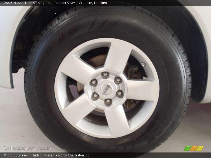 Radiant Silver / Graphite/Titanium 2006 Nissan Titan SE King Cab