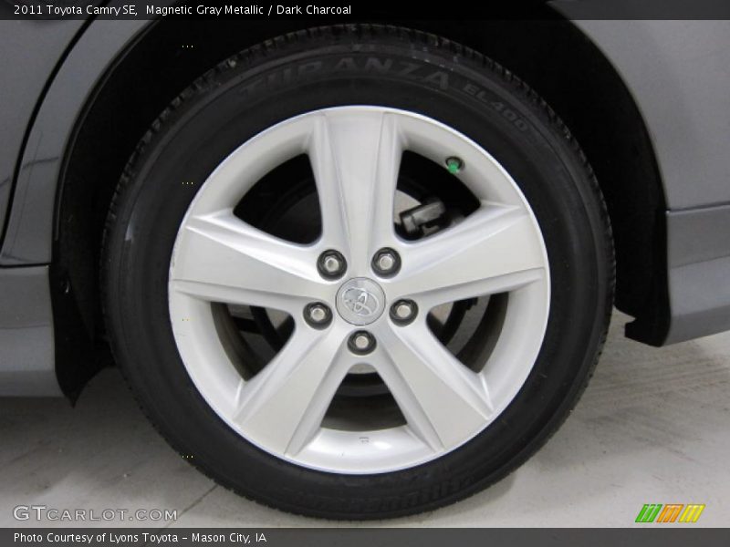 Magnetic Gray Metallic / Dark Charcoal 2011 Toyota Camry SE