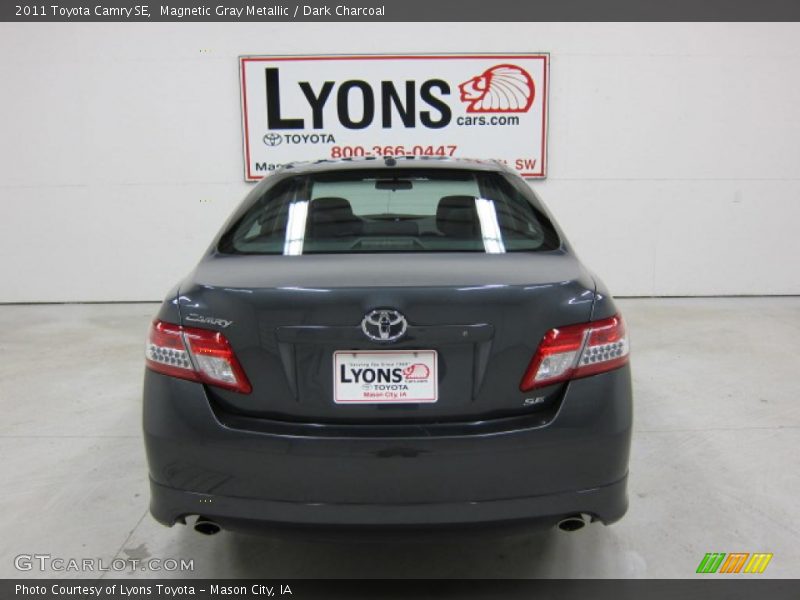 Magnetic Gray Metallic / Dark Charcoal 2011 Toyota Camry SE