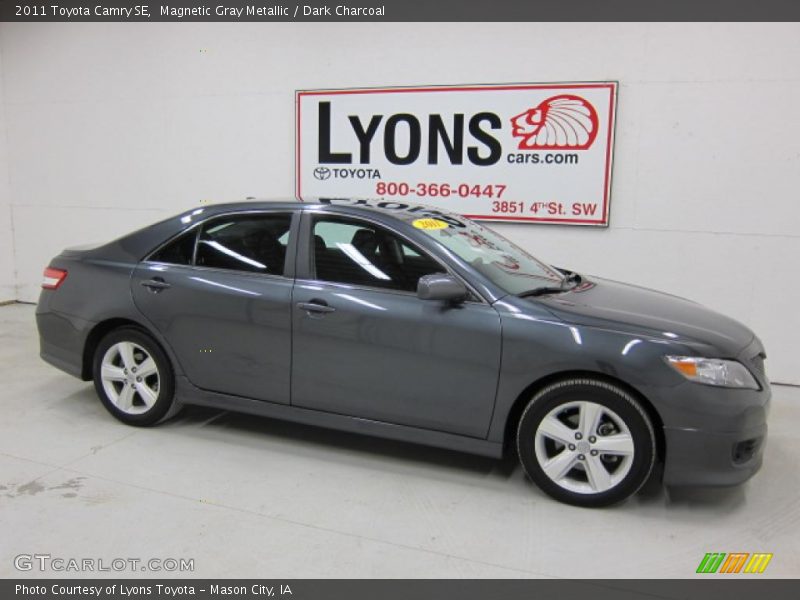 Magnetic Gray Metallic / Dark Charcoal 2011 Toyota Camry SE