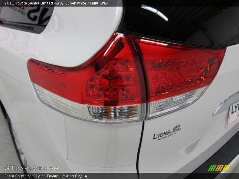 Super White / Light Gray 2011 Toyota Sienna Limited AWD