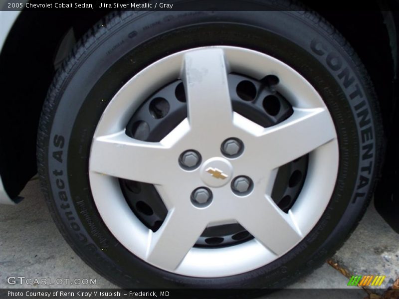 Ultra Silver Metallic / Gray 2005 Chevrolet Cobalt Sedan