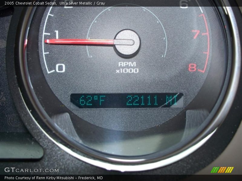 Ultra Silver Metallic / Gray 2005 Chevrolet Cobalt Sedan