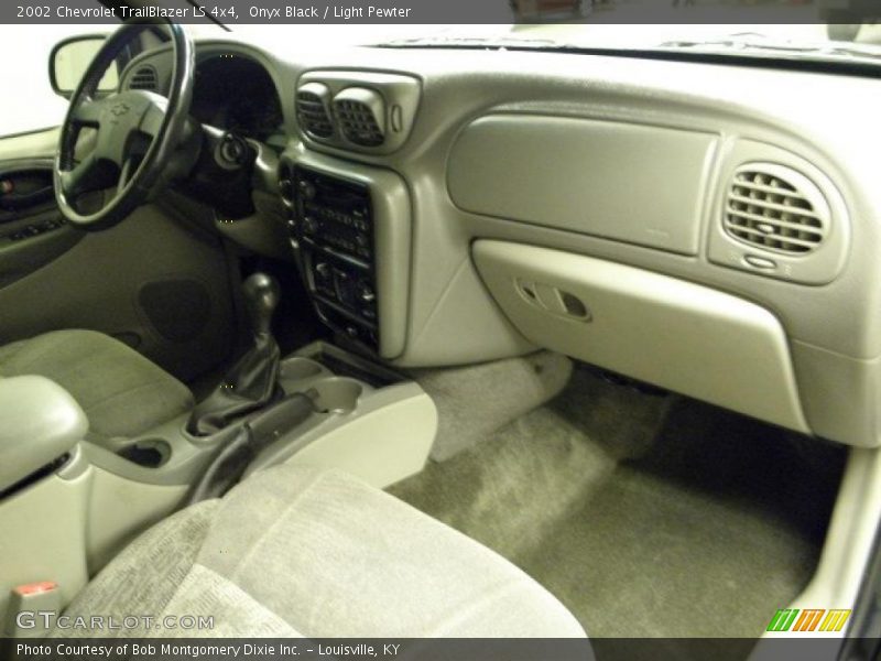 Onyx Black / Light Pewter 2002 Chevrolet TrailBlazer LS 4x4