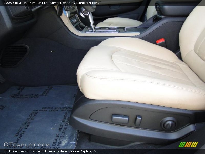 Summit White / Cashmere/Ebony 2009 Chevrolet Traverse LTZ