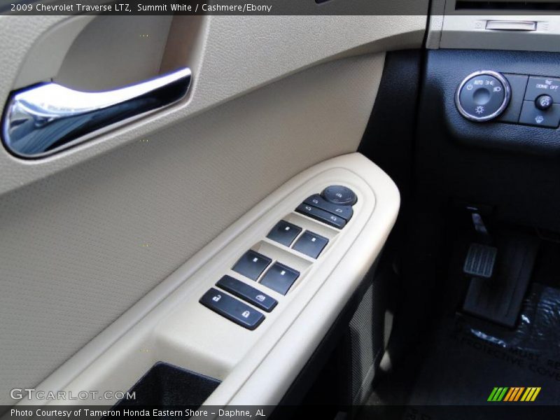 Summit White / Cashmere/Ebony 2009 Chevrolet Traverse LTZ