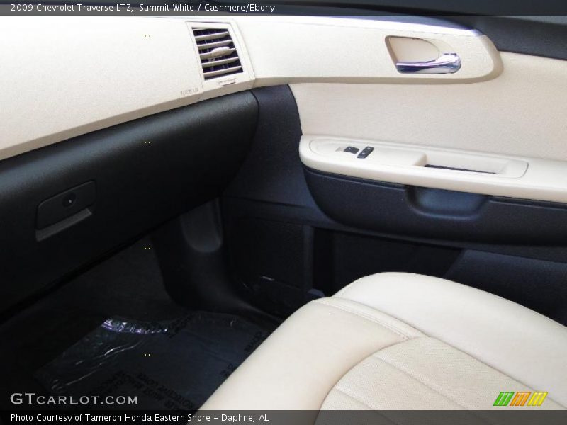 Summit White / Cashmere/Ebony 2009 Chevrolet Traverse LTZ
