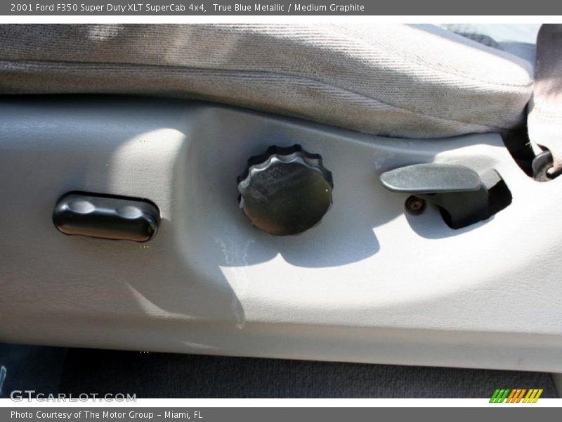 True Blue Metallic / Medium Graphite 2001 Ford F350 Super Duty XLT SuperCab 4x4