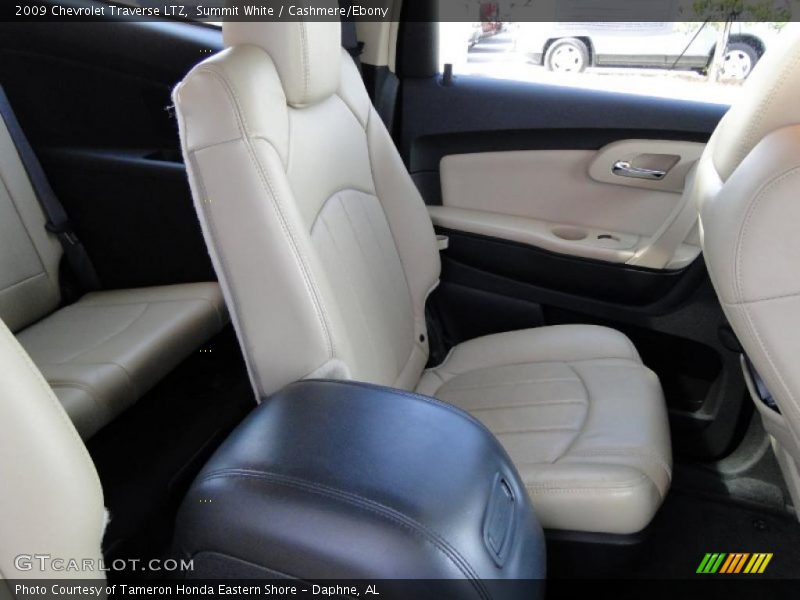 Summit White / Cashmere/Ebony 2009 Chevrolet Traverse LTZ