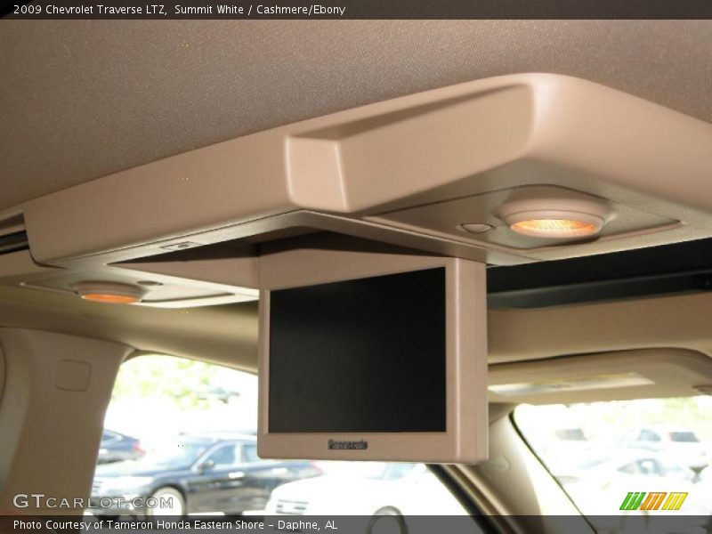 Summit White / Cashmere/Ebony 2009 Chevrolet Traverse LTZ